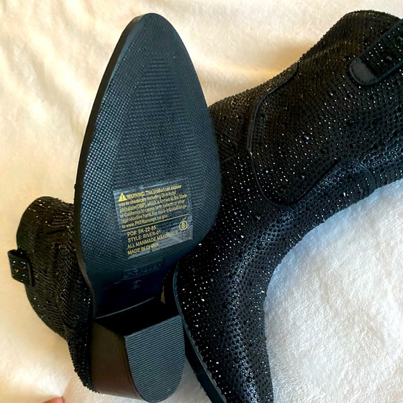 Sparkling Vegas Boots! - Picture 2 of 6